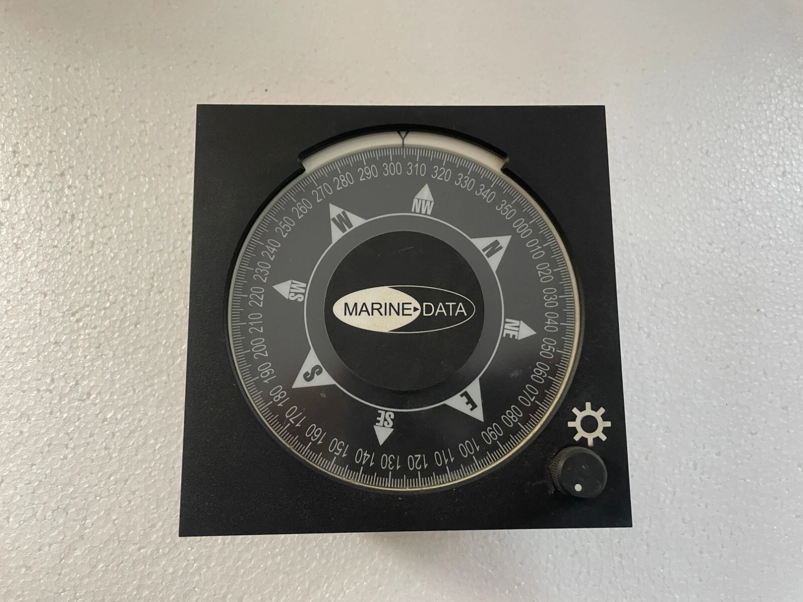 admin/uploads/uploads/Marine Data MD77HR Dial Compass Repeater 16022 Compass Safe Distance 200 cm_1.webp